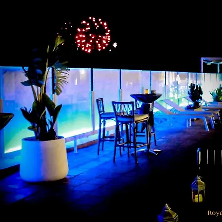 皇家广场酒店 4* 伊维萨镇