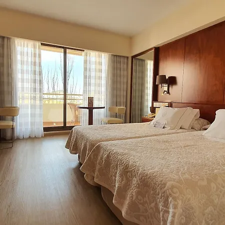 מלון Royal Plaza