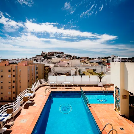 מלון Royal Plaza 4*